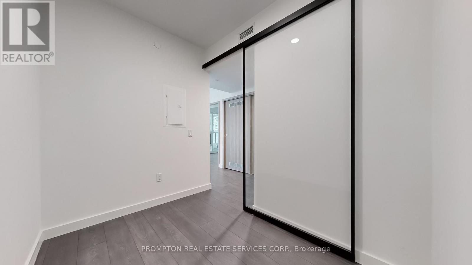 808 - 1 Concord Cityplace Way, Toronto, Ontario  M5V 0X3 - Photo 19 - C12162034