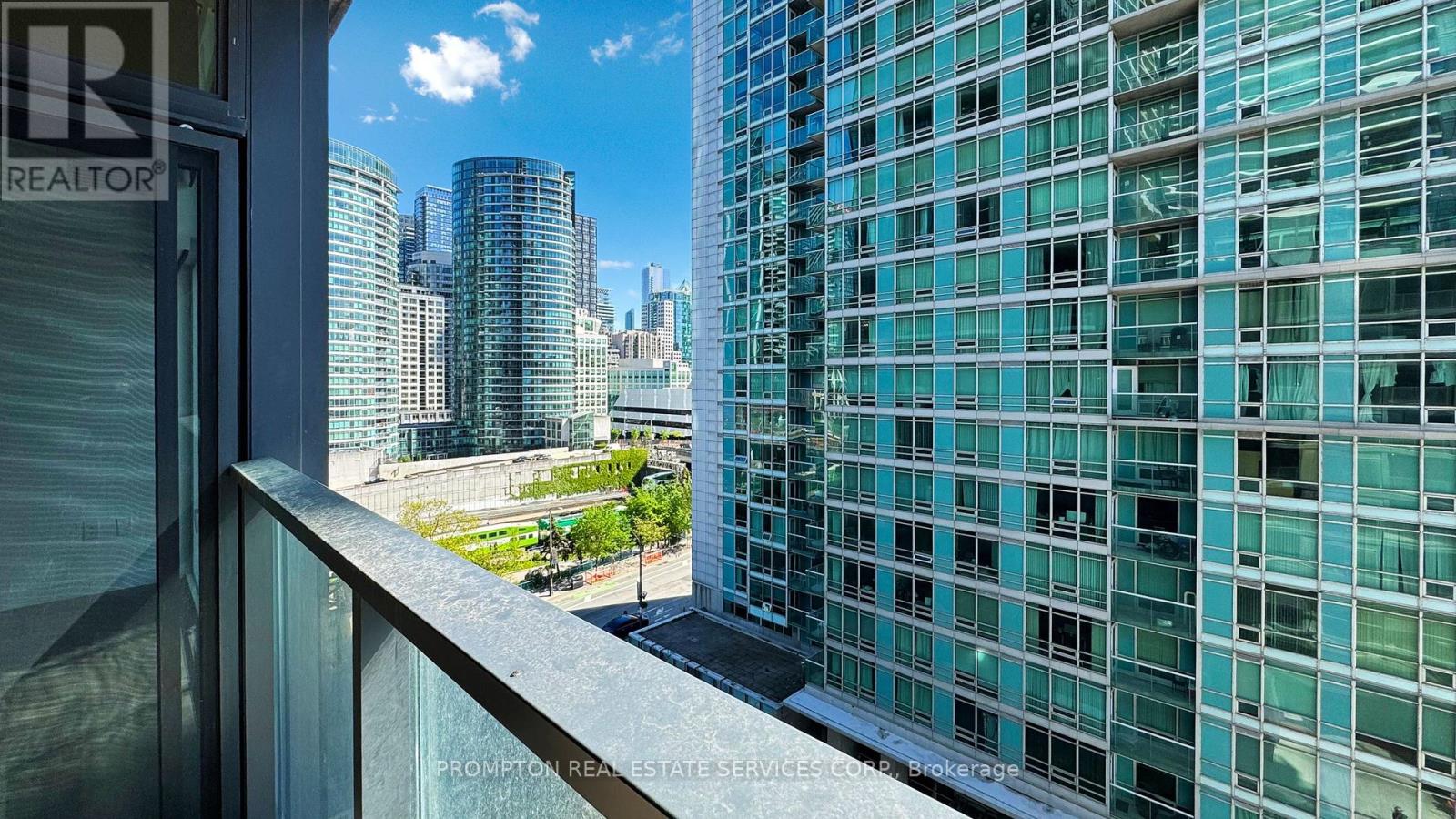 808 - 1 Concord Cityplace Way, Toronto, Ontario  M5V 0X3 - Photo 32 - C12162034