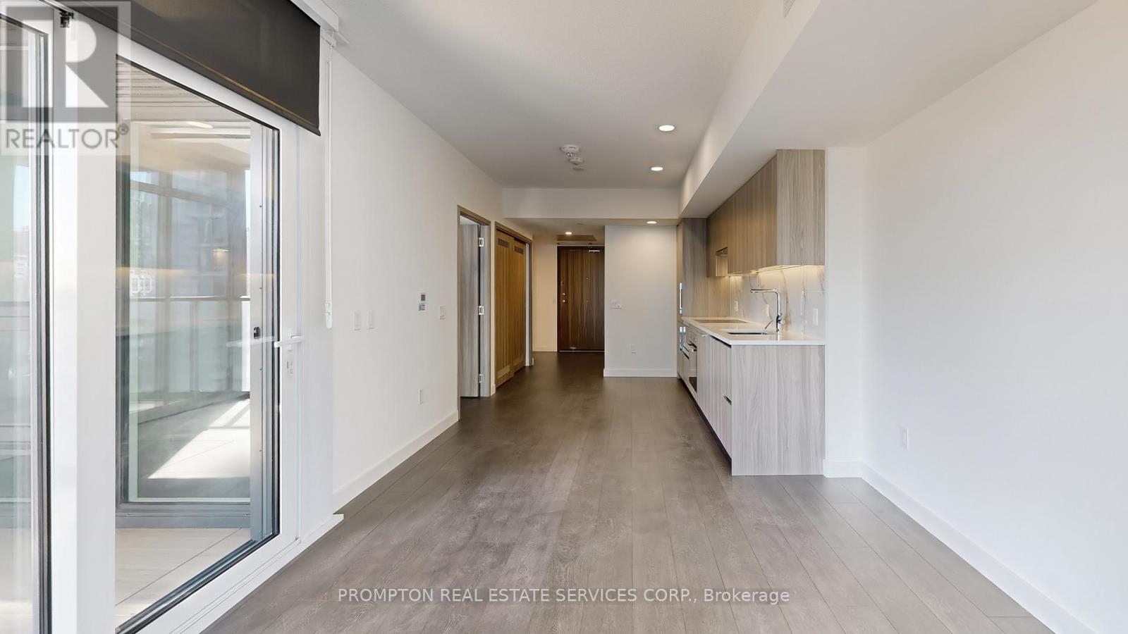 808 - 1 Concord Cityplace Way, Toronto, Ontario  M5V 0X3 - Photo 9 - C12162034