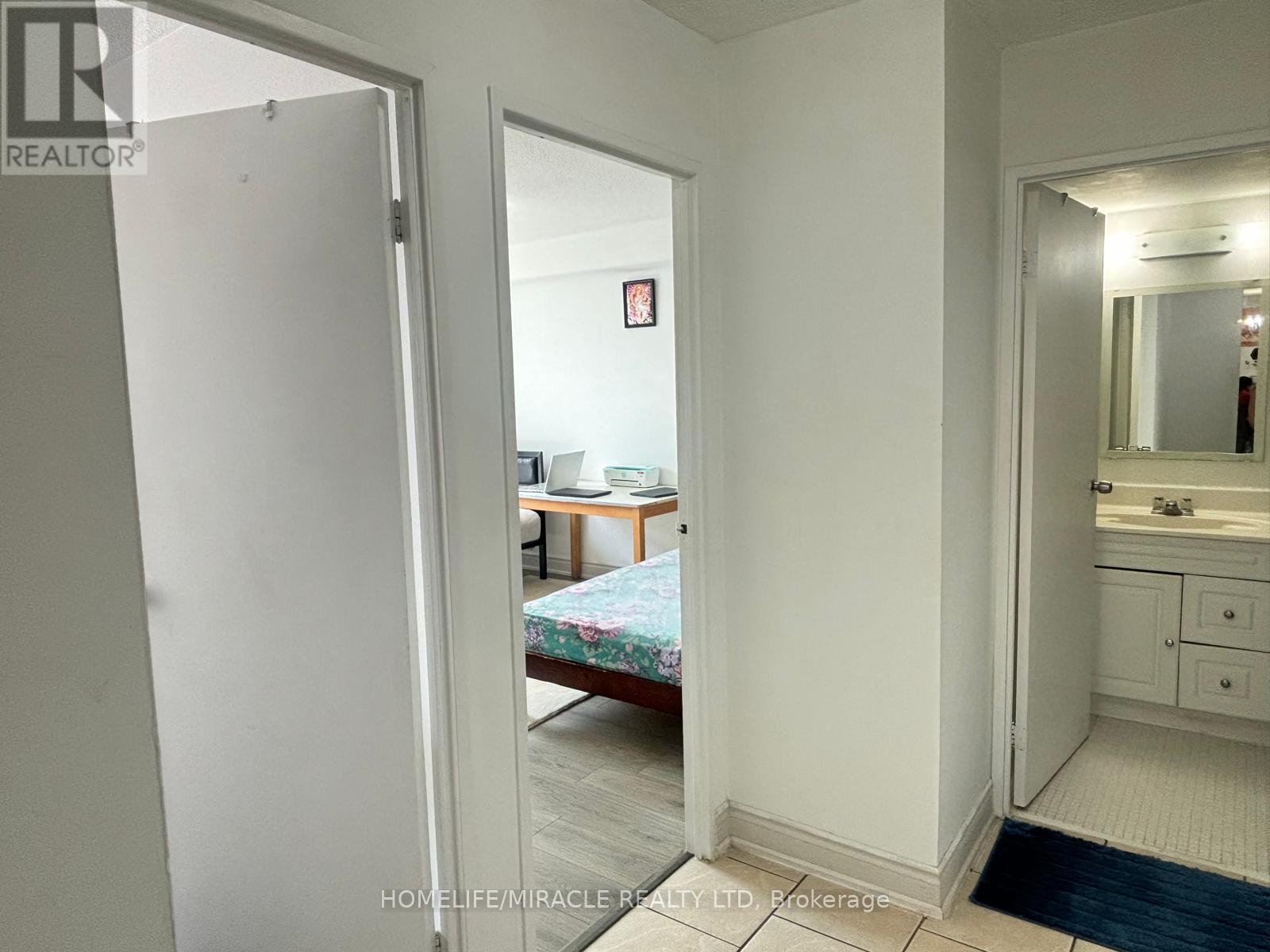 1106 - 4 King Cross Road, Brampton, Ontario  L6T 3X8 - Photo 14 - W12201817