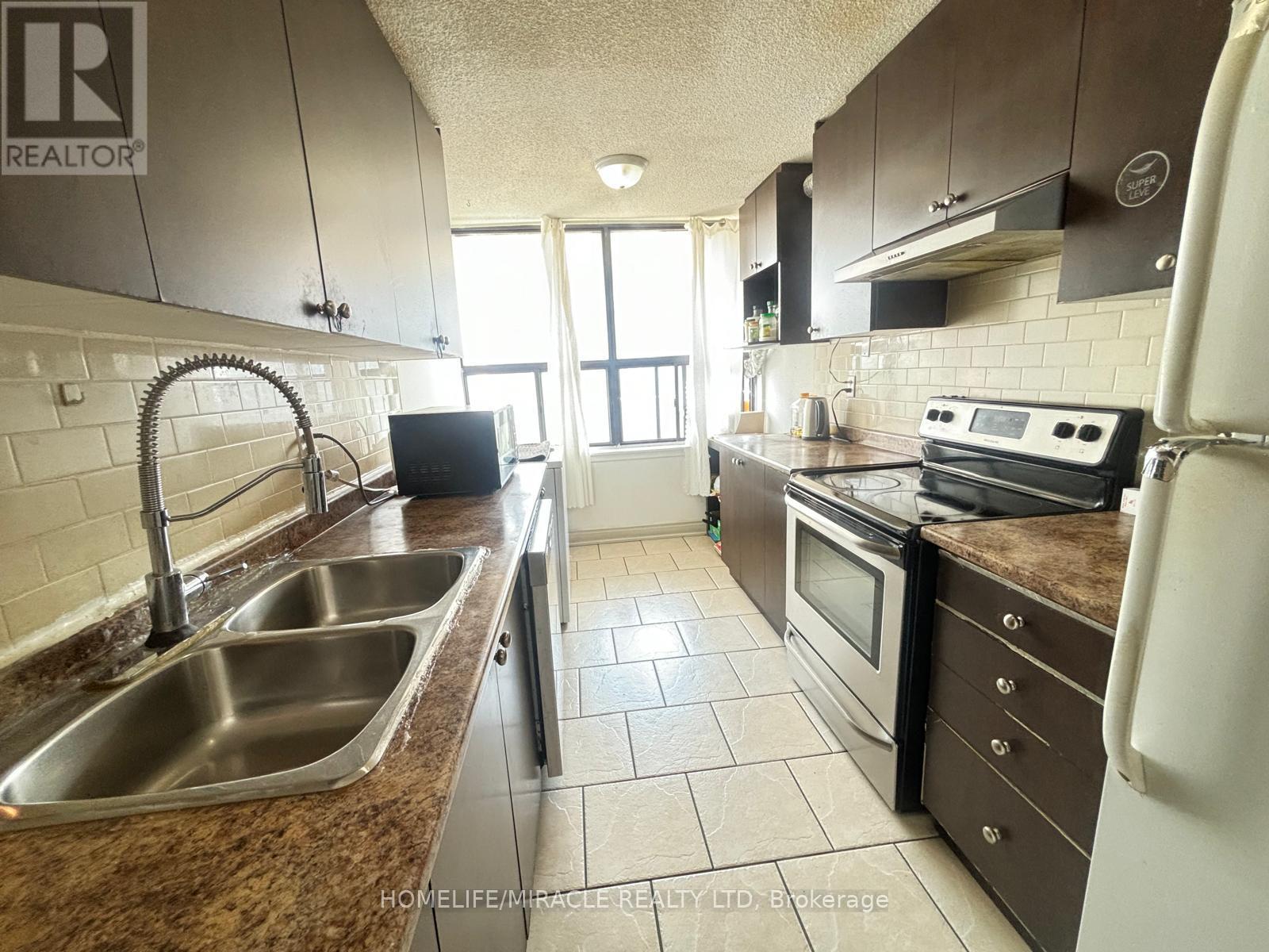 1106 - 4 King Cross Road, Brampton, Ontario  L6T 3X8 - Photo 30 - W12201817