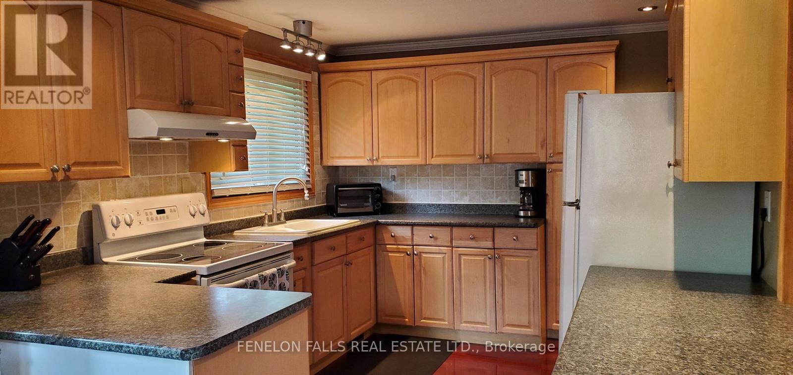 63 Thomas Drive, Kawartha Lakes, Ontario  K0M 1N0 - Photo 34 - X12205313