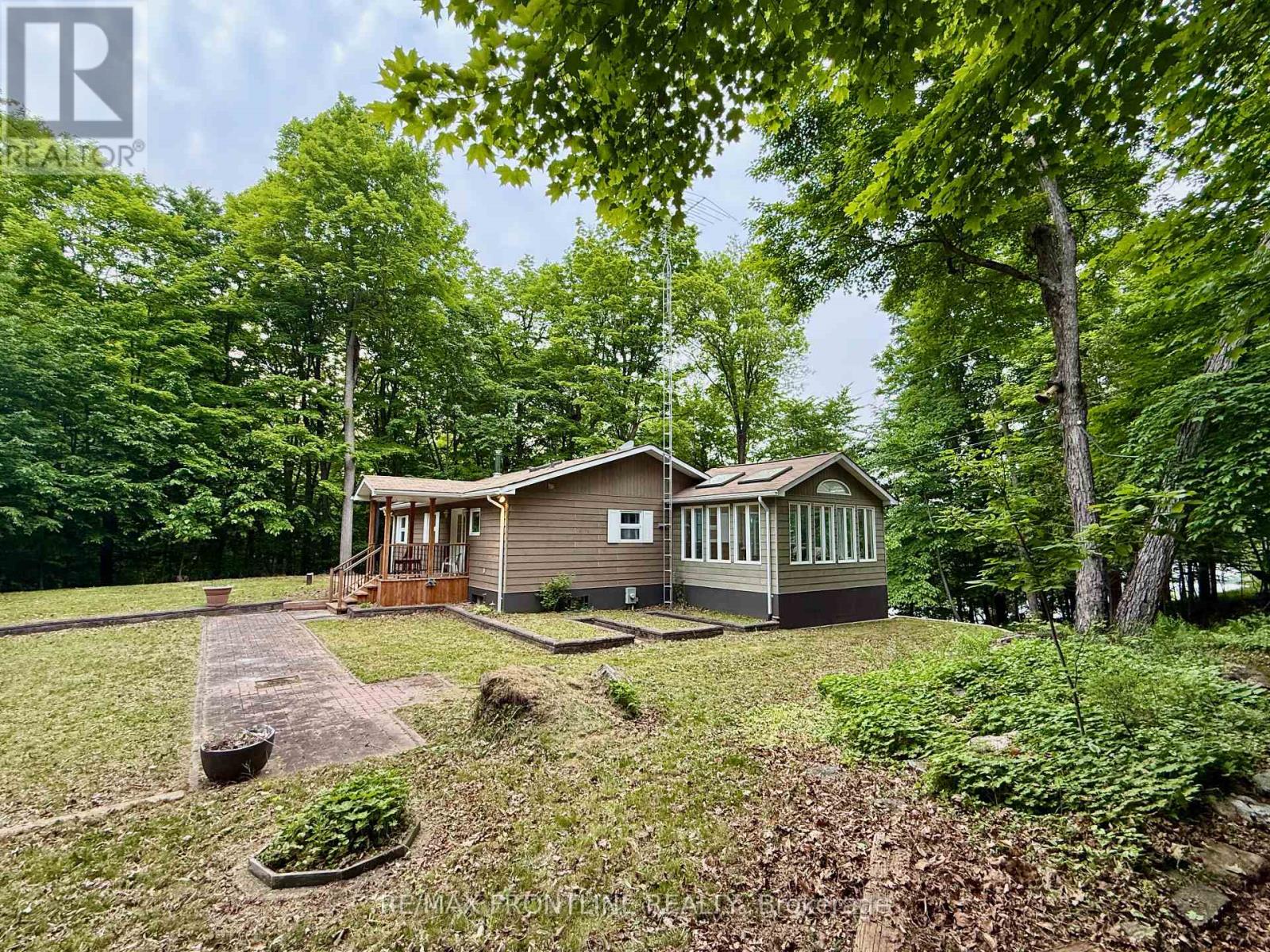 436 MINERS POINT, Tay Valley, Ontario