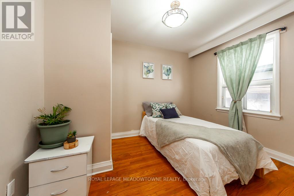 47 Jodphur Avenue, Toronto, Ontario  M9M 2J3 - Photo 16 - W12172681