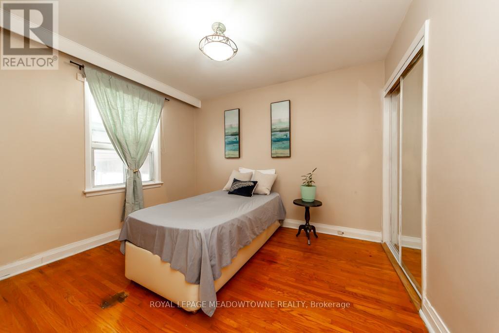 47 Jodphur Avenue, Toronto, Ontario  M9M 2J3 - Photo 18 - W12172681