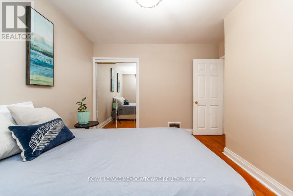 47 Jodphur Avenue, Toronto, Ontario  M9M 2J3 - Photo 20 - W12172681