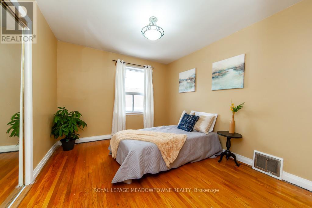 47 Jodphur Avenue, Toronto, Ontario  M9M 2J3 - Photo 21 - W12172681