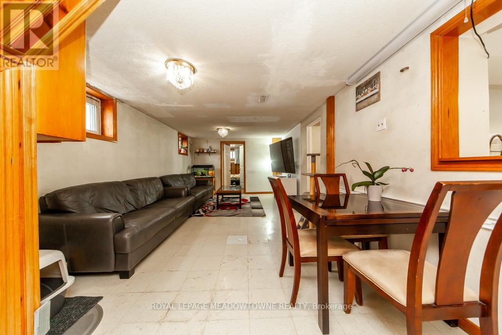 47 Jodphur Avenue, Toronto, Ontario  M9M 2J3 - Photo 26 - W12172681