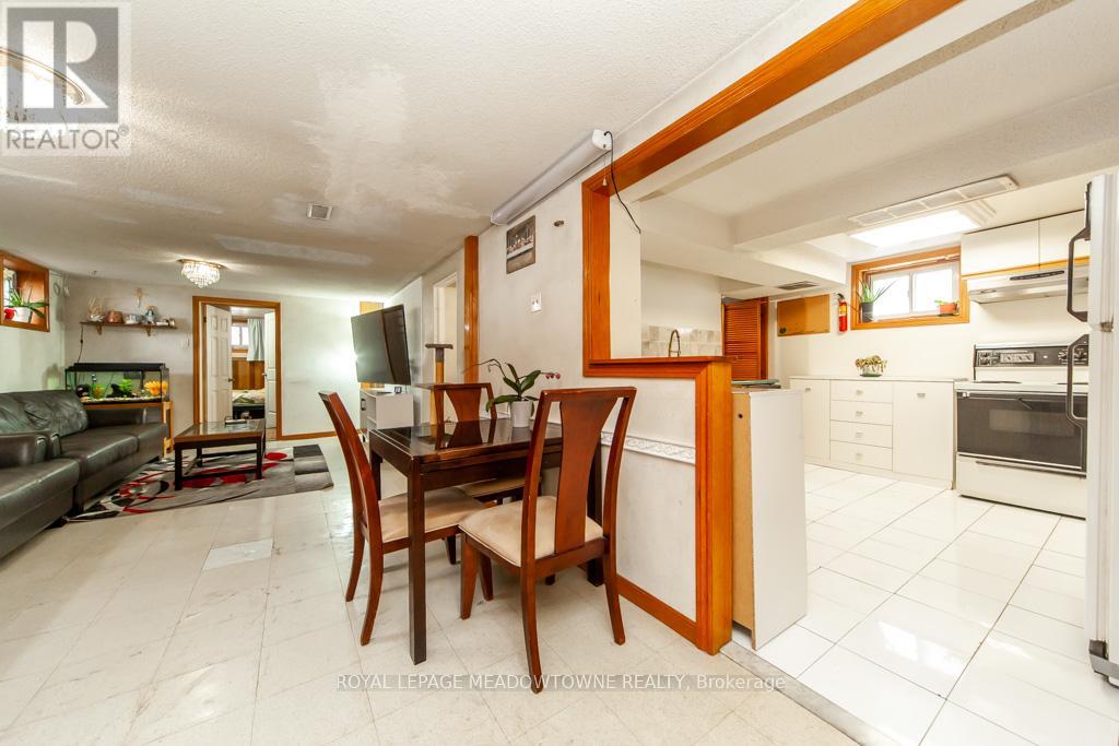 47 Jodphur Avenue, Toronto, Ontario  M9M 2J3 - Photo 25 - W12172681