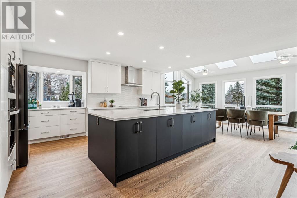 9124 Oakmount Drive SW, Calgary, Alberta