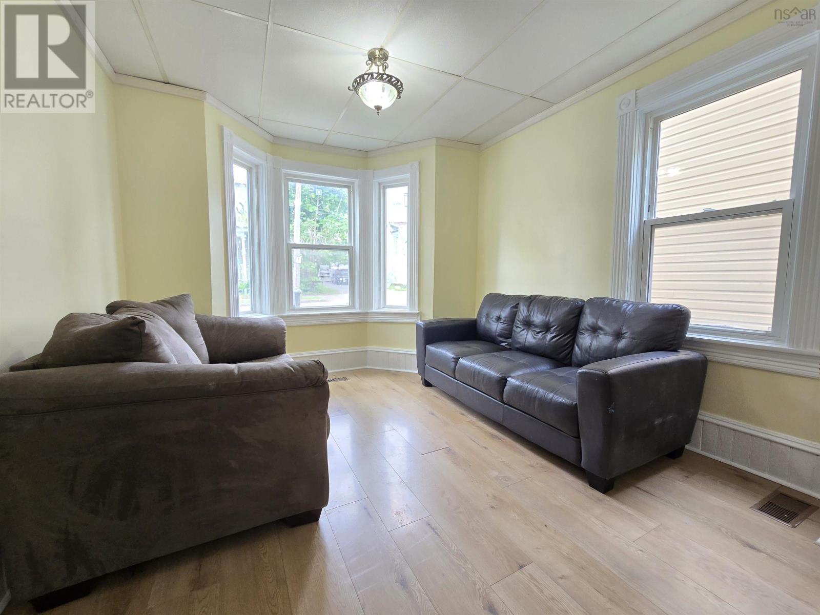 Property at 459 Bentinck Street image 5