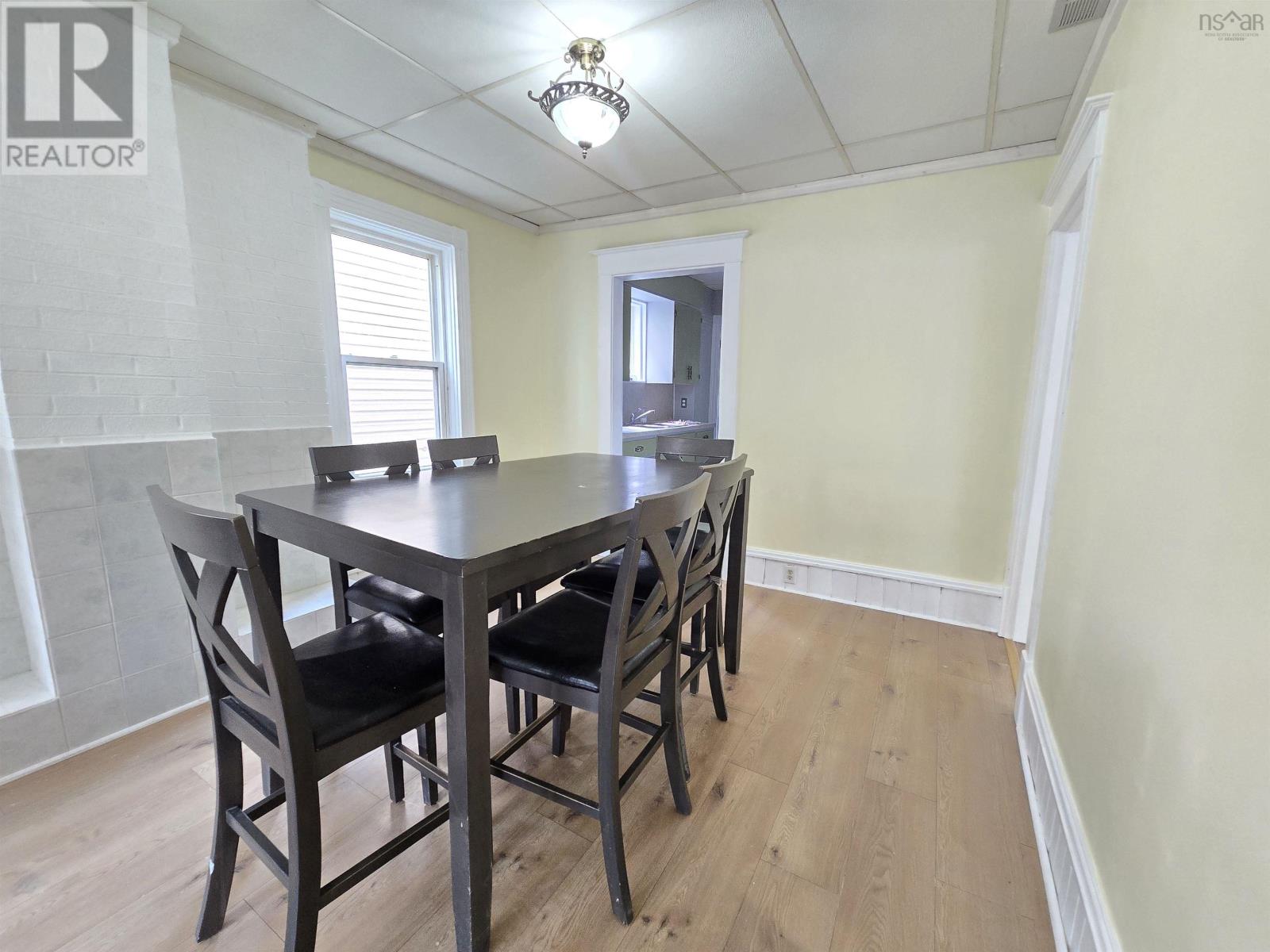 459 Bentinck Street, Sydney, Nova Scotia  B1S 2Y8 - Photo 3 - 202513874