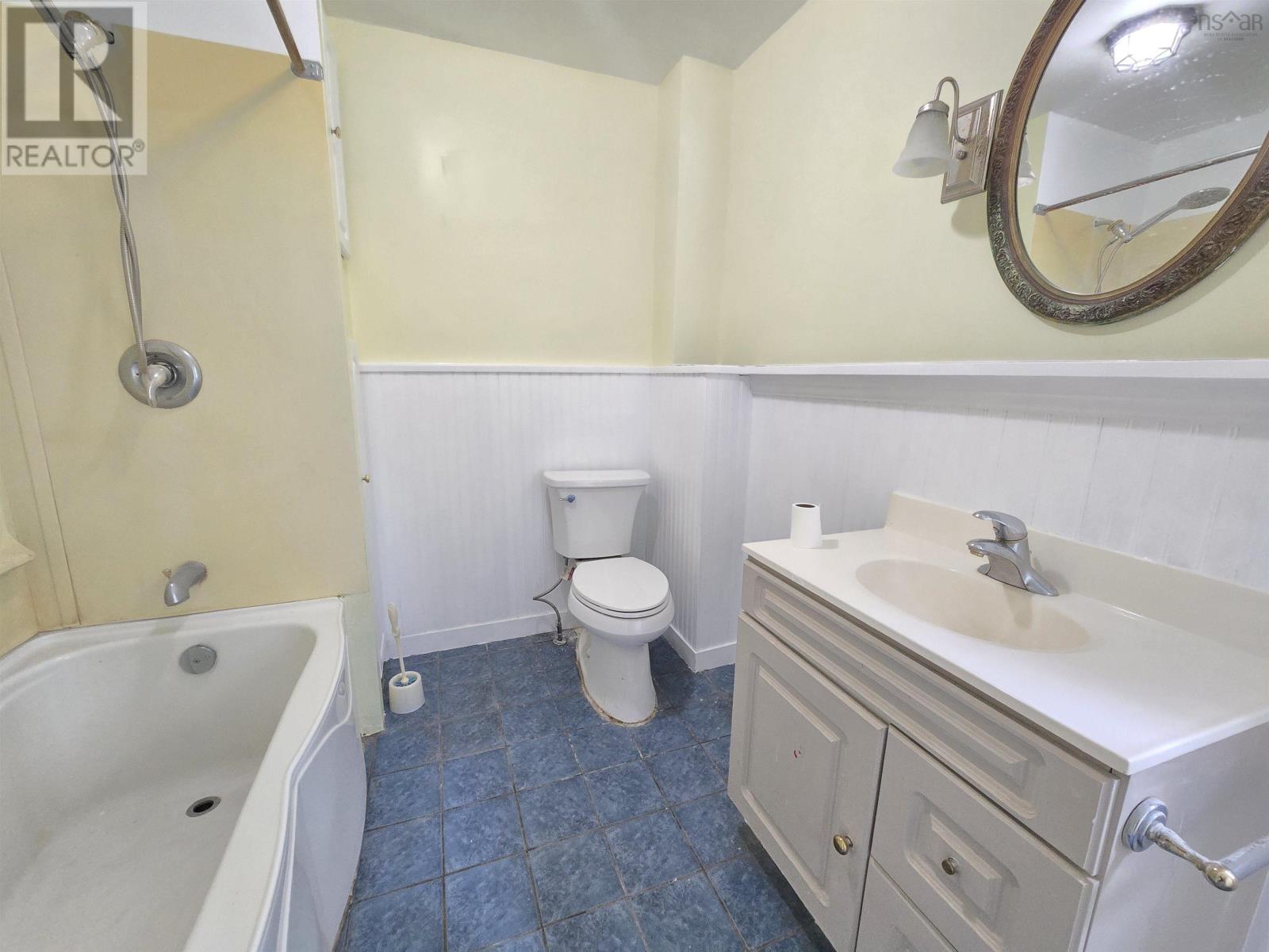 459 Bentinck Street, Sydney, Nova Scotia  B1S 2Y8 - Photo 6 - 202513874