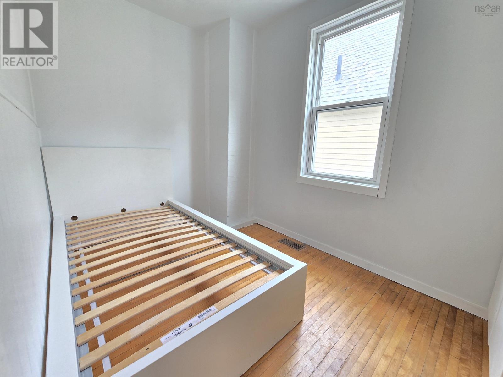 459 Bentinck Street, Sydney, Nova Scotia  B1S 2Y8 - Photo 9 - 202513874