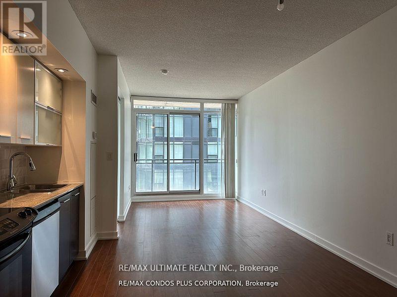 725 - 8 Telegram Mews, Toronto, Ontario  M5V 3Z5 - Photo 2 - C12205681