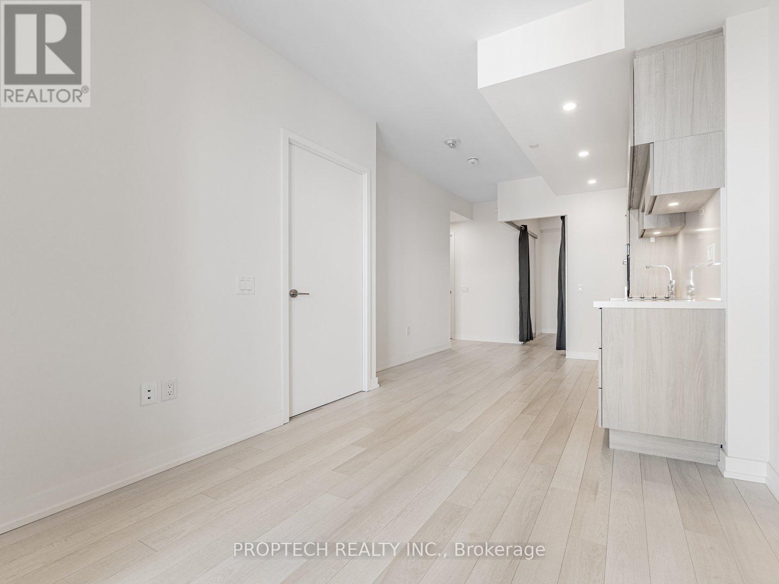 4201 - 39 Roehampton Avenue, Toronto, Ontario  M4P 1P9 - Photo 16 - C12205684