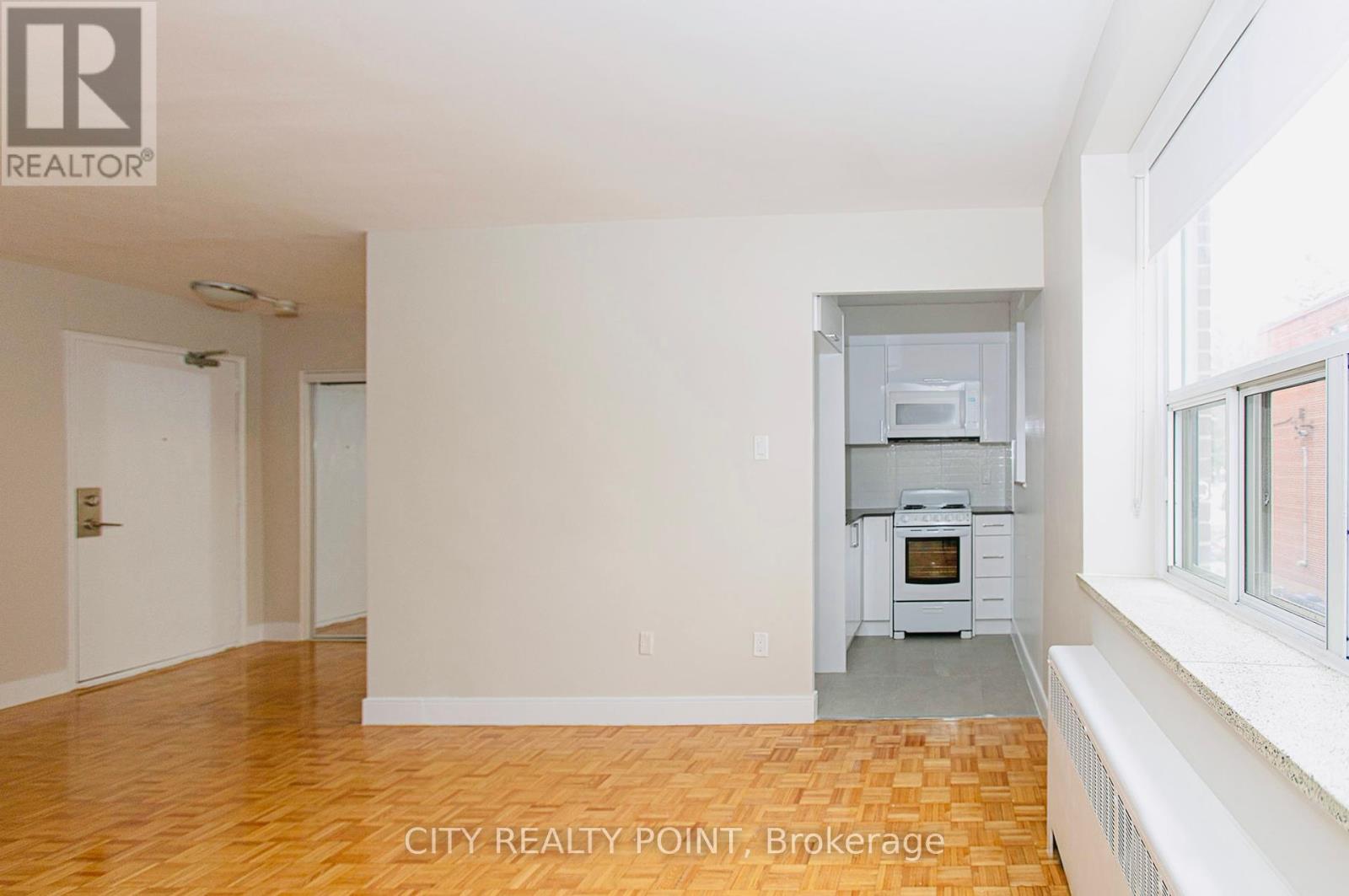 203 - 1291 Bayview Avenue N, Toronto, Ontario  M4G 2Z9 - Photo 2 - C12205692