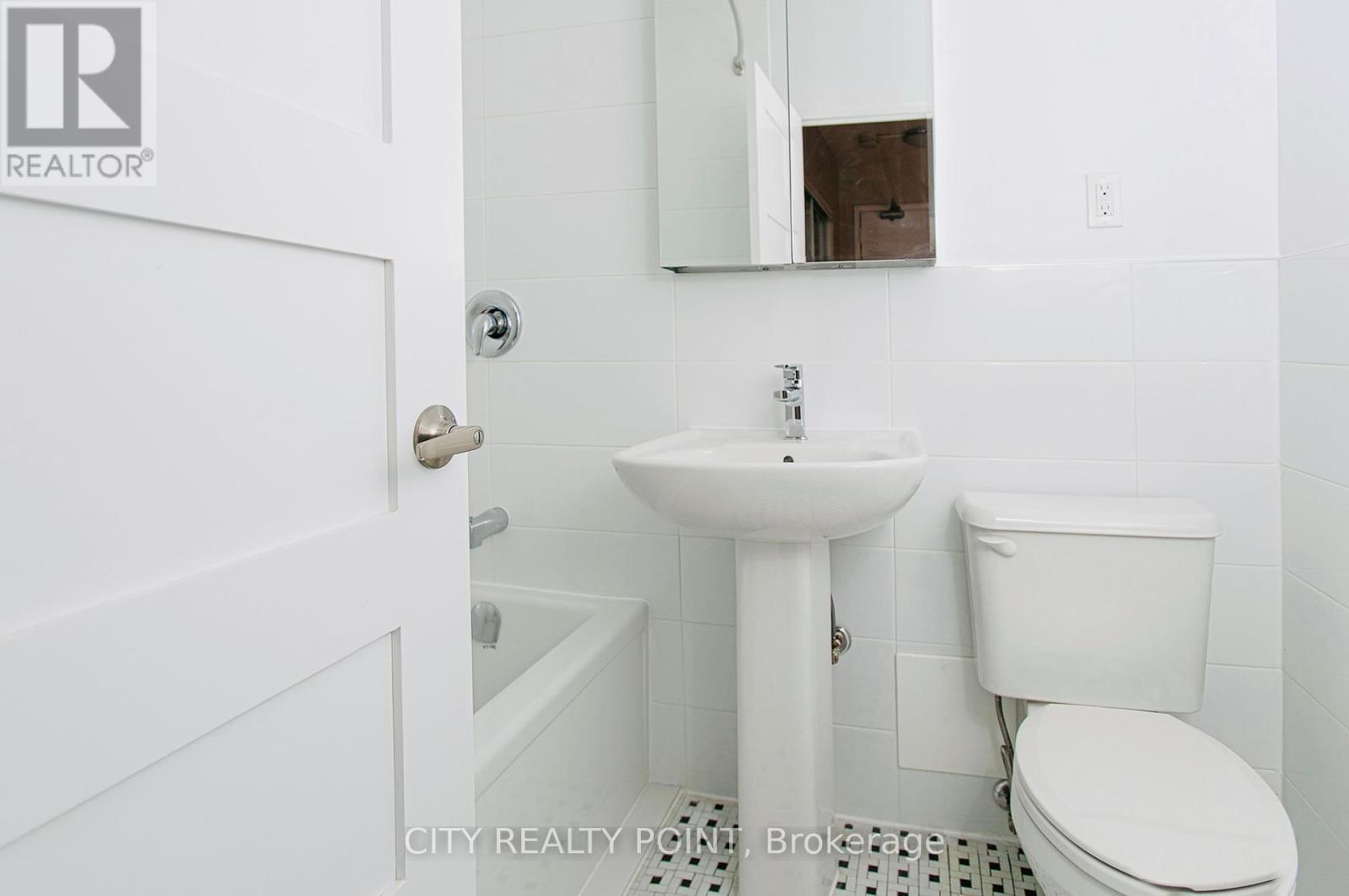 203 - 1291 Bayview Avenue N, Toronto, Ontario  M4G 2Z9 - Photo 4 - C12205692