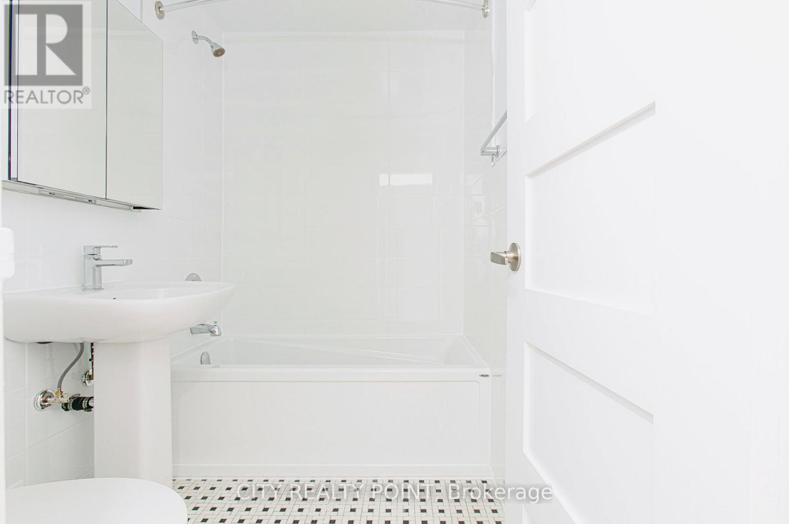 203 - 1291 Bayview Avenue N, Toronto, Ontario  M4G 2Z9 - Photo 5 - C12205692