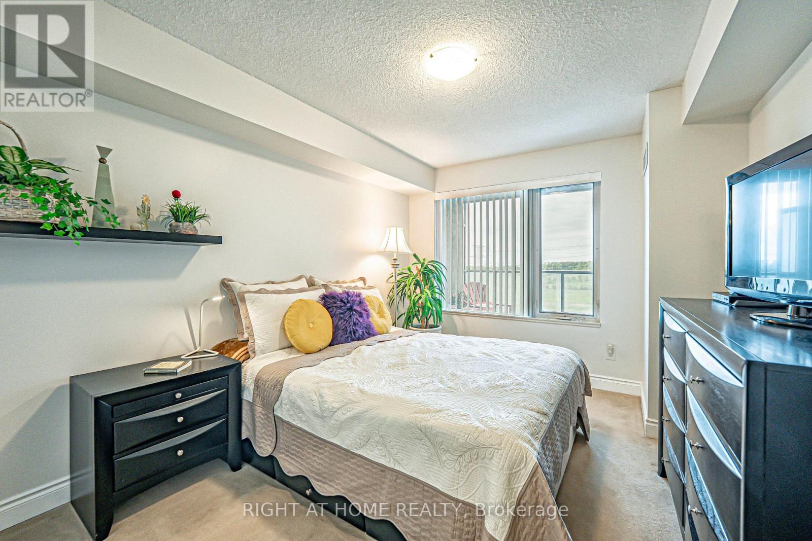 809 - 273 South Park Road, Markham, Ontario  L3T 0B5 - Photo 14 - N12205685