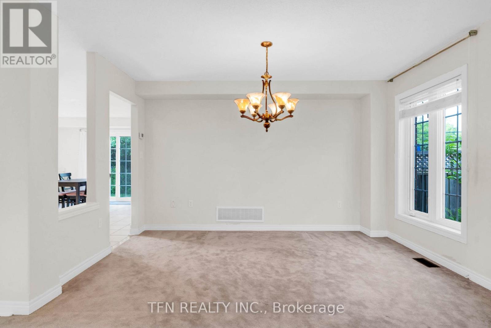 34 Balmoral Place, Barrie, Ontario  L4N 0Y9 - Photo 11 - S12205691