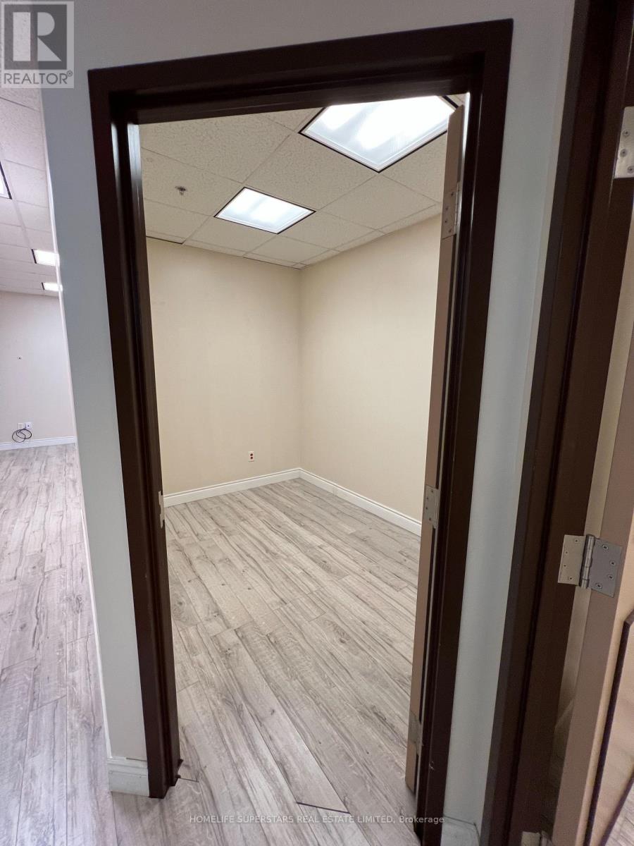 607 - 2250 Bovaird Drive E, Brampton, Ontario  L6R 0W3 - Photo 16 - W12205690