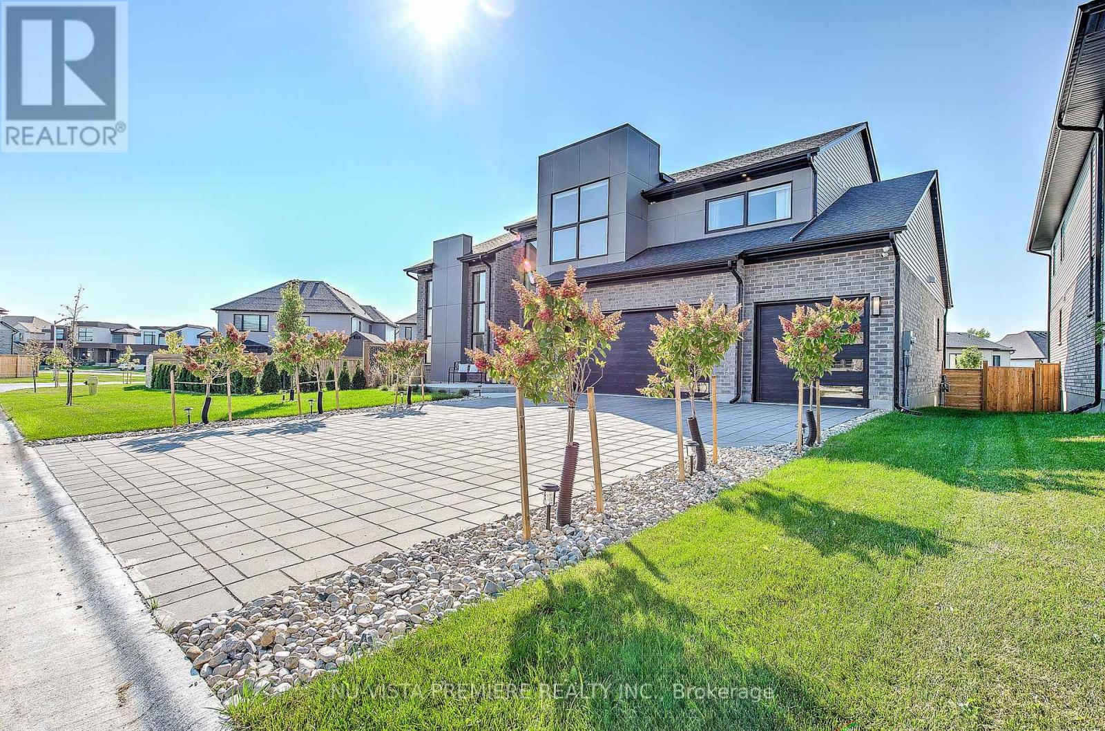 21 LOCKY LANE, Middlesex Centre, Ontario