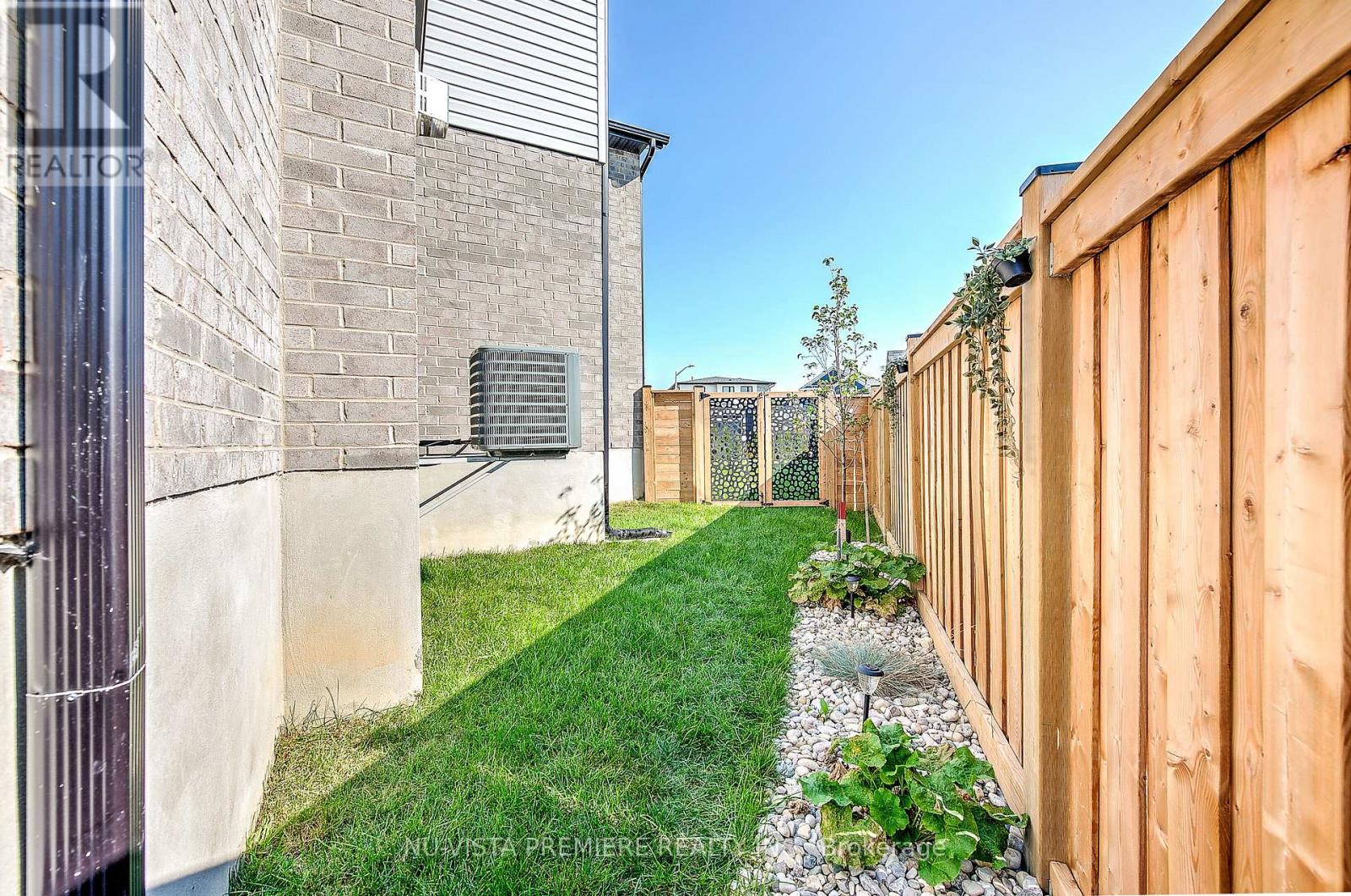 21 Locky Lane, Middlesex Centre, Ontario N0L 1R0 - Photo 38 - X12205708