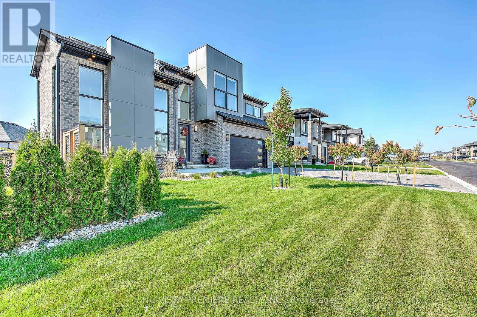 21 Locky Lane, Middlesex Centre, Ontario N0L 1R0 - Photo 4 - X12205708