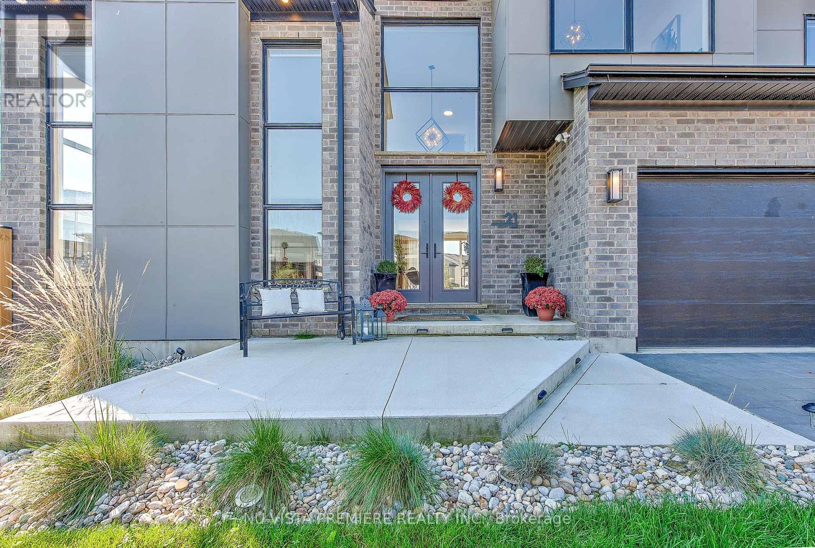 21 Locky Lane, Middlesex Centre, Ontario N0L 1R0 - Photo 6 - X12205708