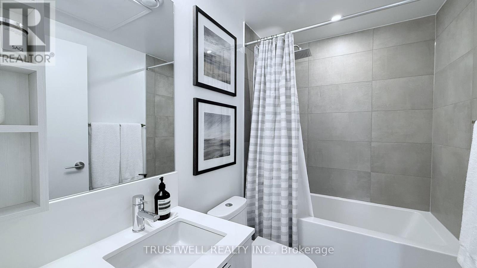 808 - 8 Wellesley Street W, Toronto, Ontario  M4Y 0J5 - Photo 19 - C12205702