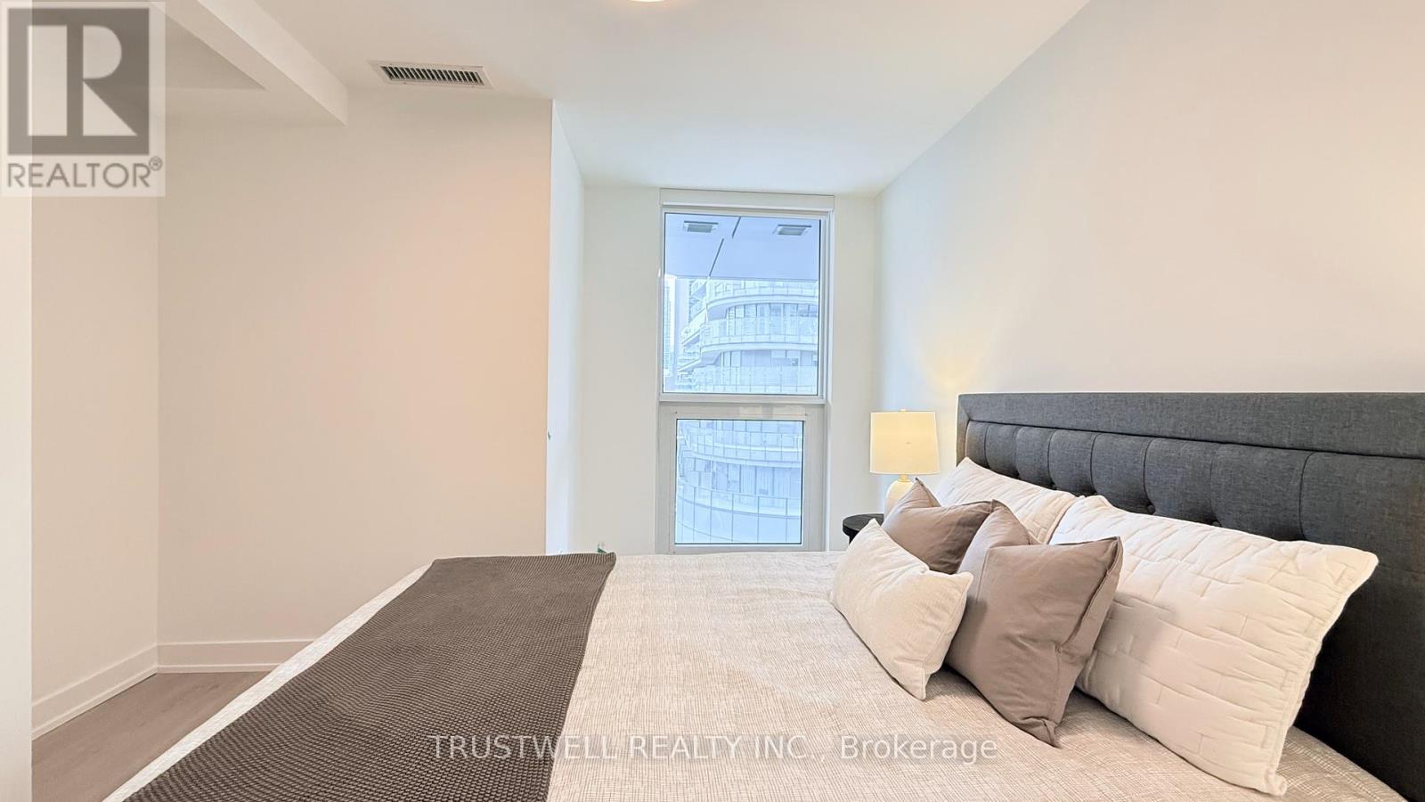 808 - 8 Wellesley Street W, Toronto, Ontario  M4Y 0J5 - Photo 25 - C12205702
