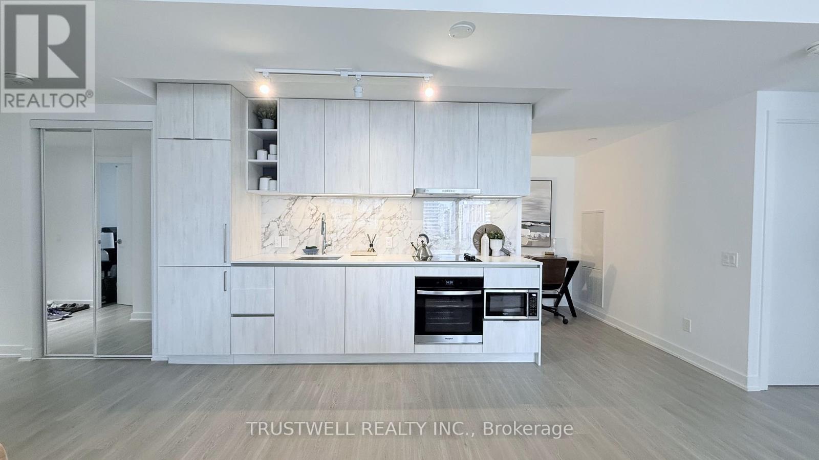 808 - 8 Wellesley Street W, Toronto, Ontario  M4Y 0J5 - Photo 5 - C12205702