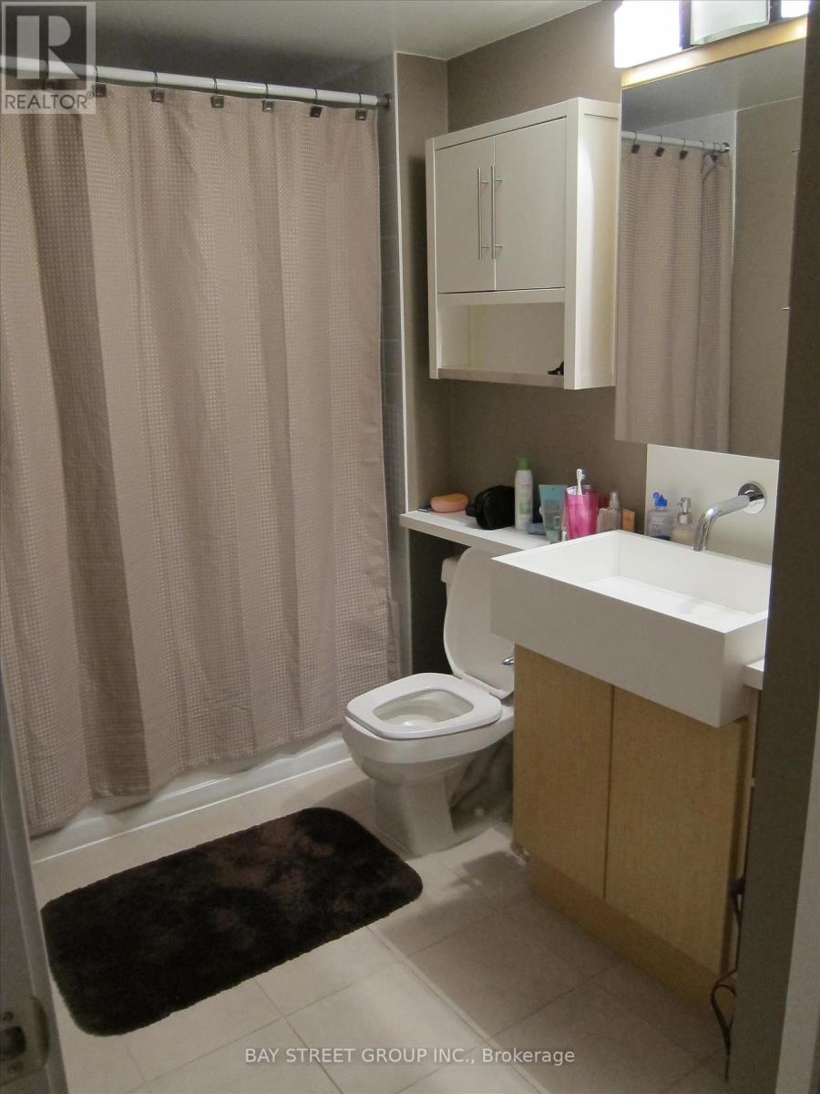2502 - 11 Brunel Court, Toronto, Ontario  M5V 3Y3 - Photo 9 - C12205704