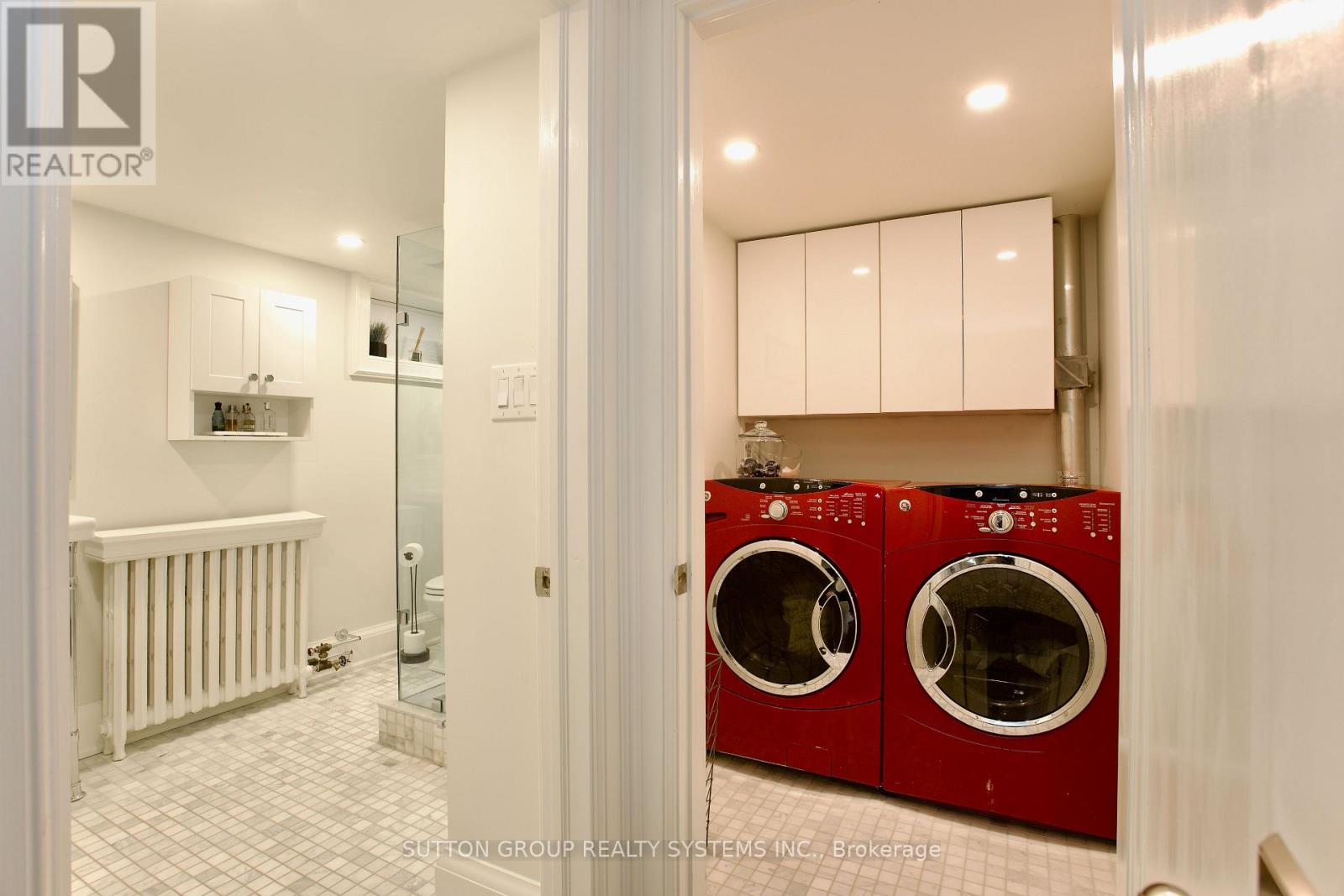 5 Mossom Place, Toronto, Ontario  M6S 1G4 - Photo 24 - W12205705