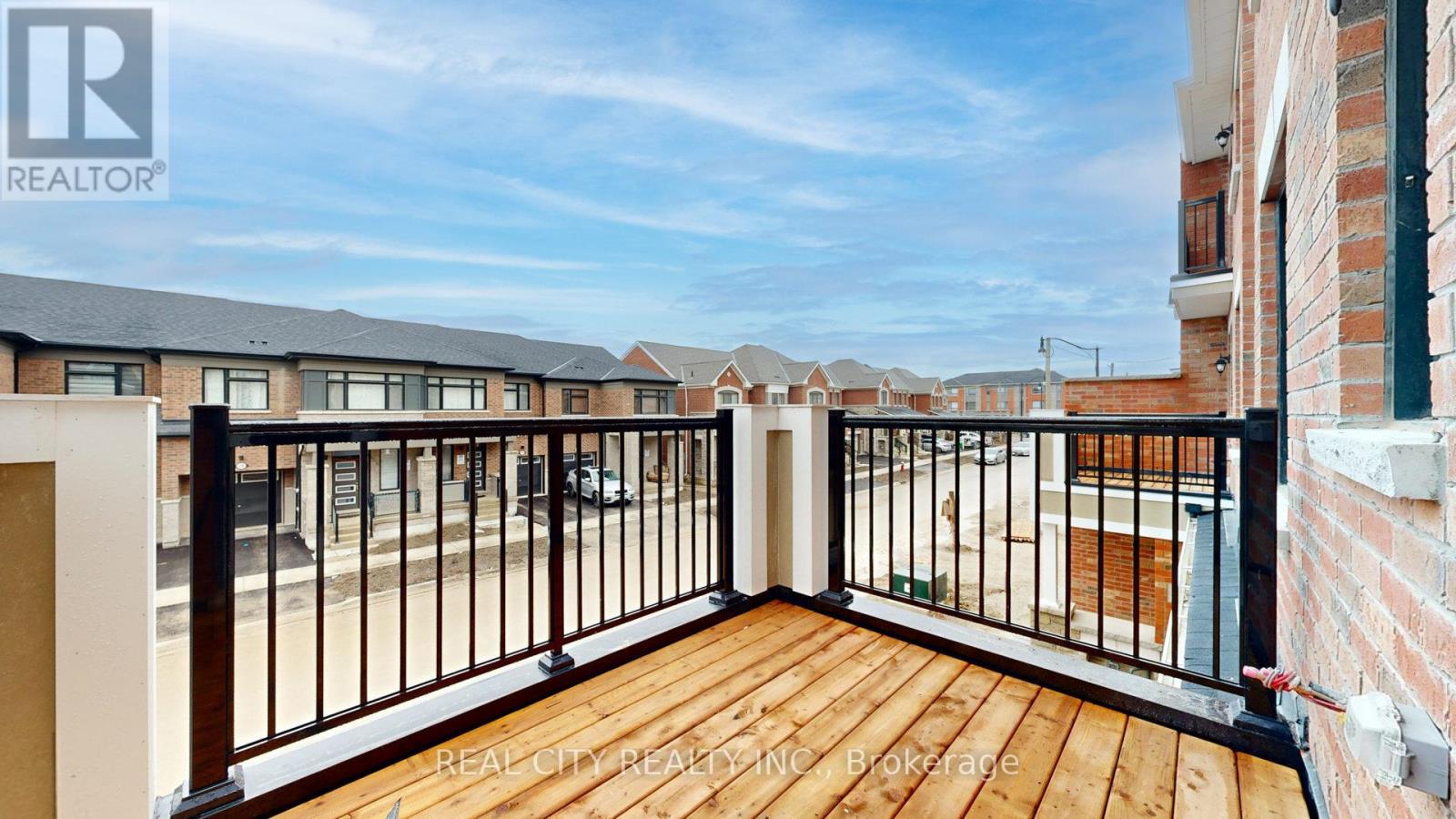 11 Keppel Circle W, Brampton, Ontario  L7A 5K4 - Photo 9 - W12205709