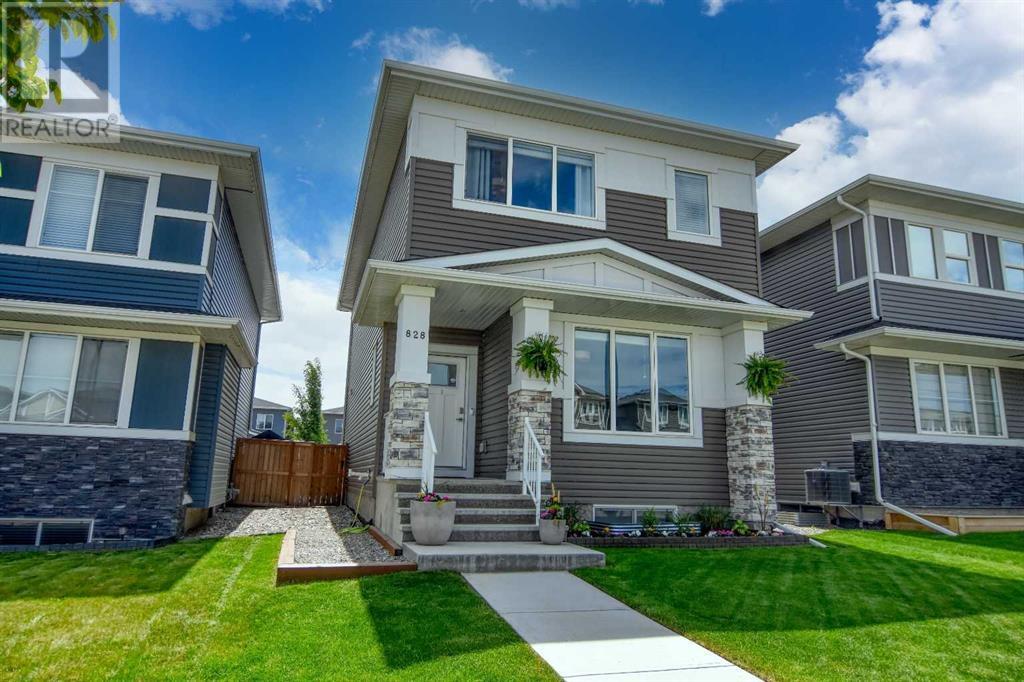 828 West Lakeview Drive, Chestermere, Alberta  T1X 1Z5 - Photo 2 - A2225375