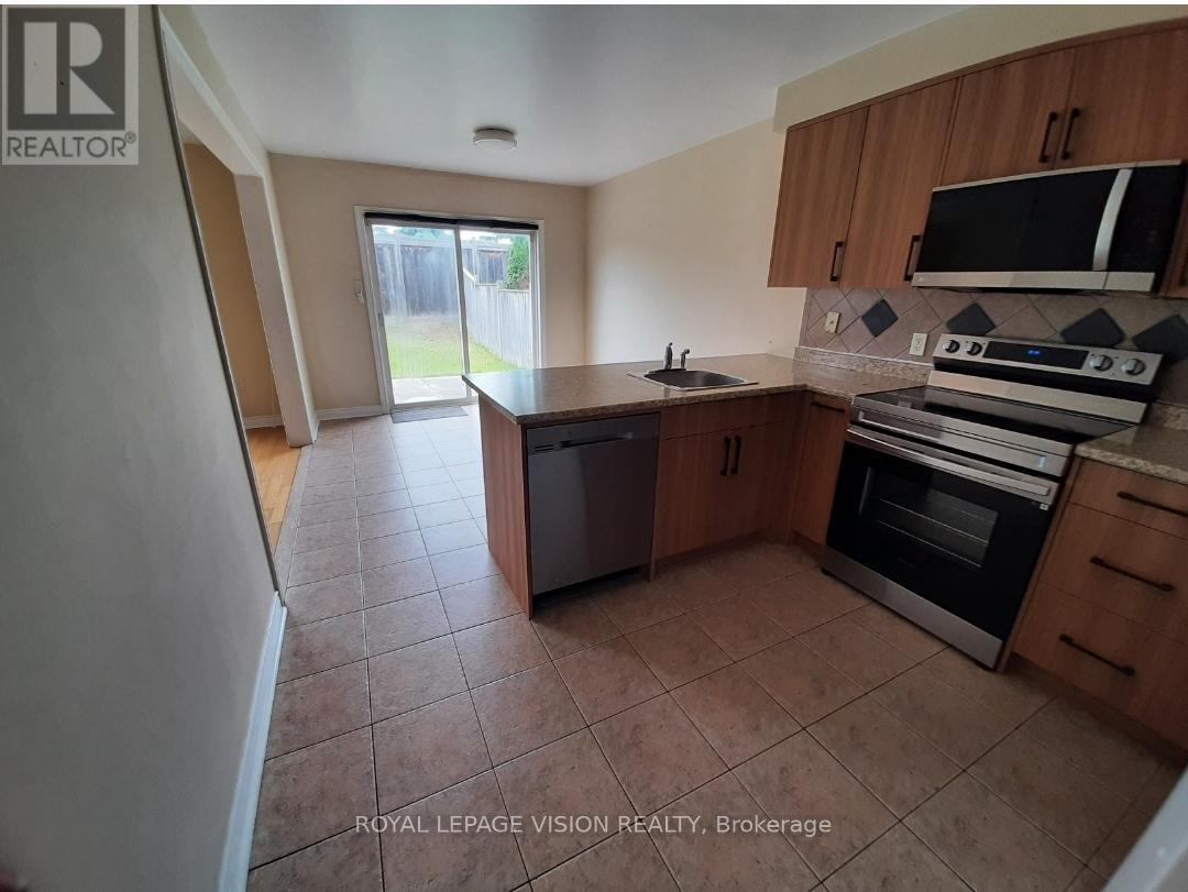 29 Tracey Court, Whitby, Ontario  L1R 3R3 - Photo 6 - E12203606