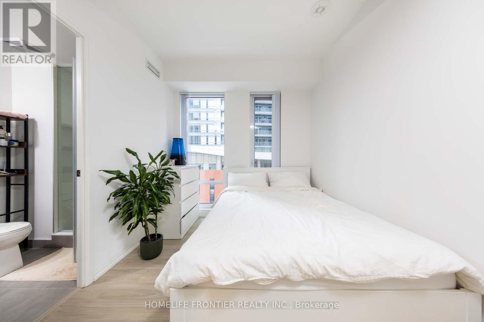 805 - 8 Widmer Street, Toronto, Ontario  M5V 0W6 - Photo 14 - C12197769