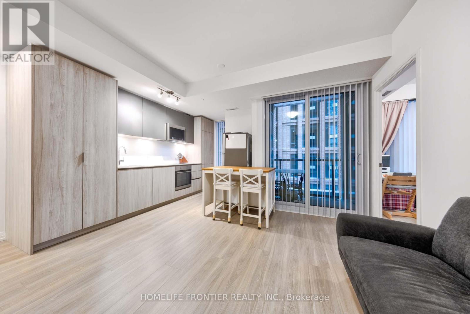 805 - 8 Widmer Street, Toronto, Ontario  M5V 0W6 - Photo 2 - C12197769