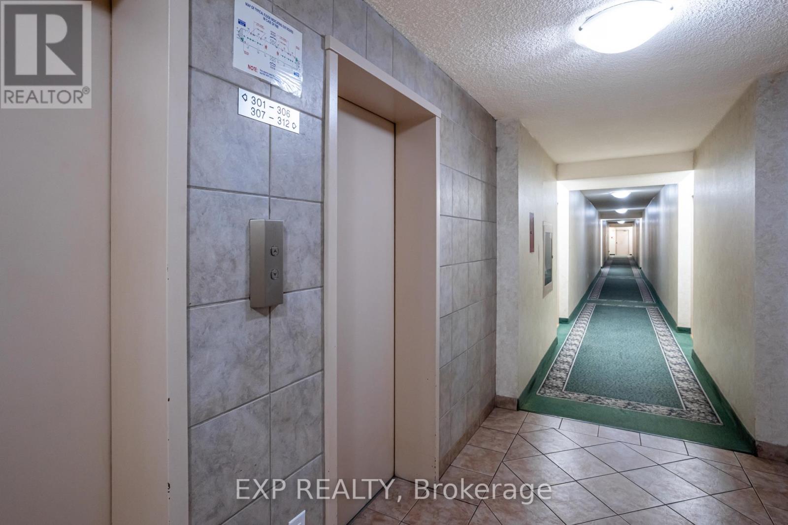 302 - 205 Hilda Avenue, Toronto, Ontario  M2M 4B1 - Photo 4 - C12203793