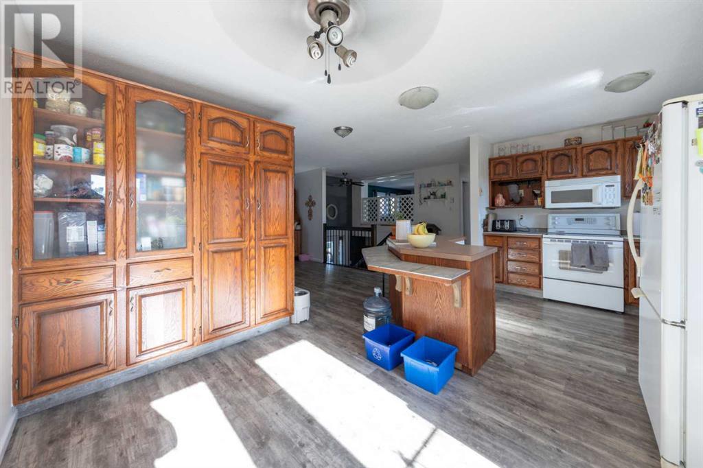 87 3 Street, Lashburn, Saskatchewan  S0M 1H0 - Photo 11 - A2229136