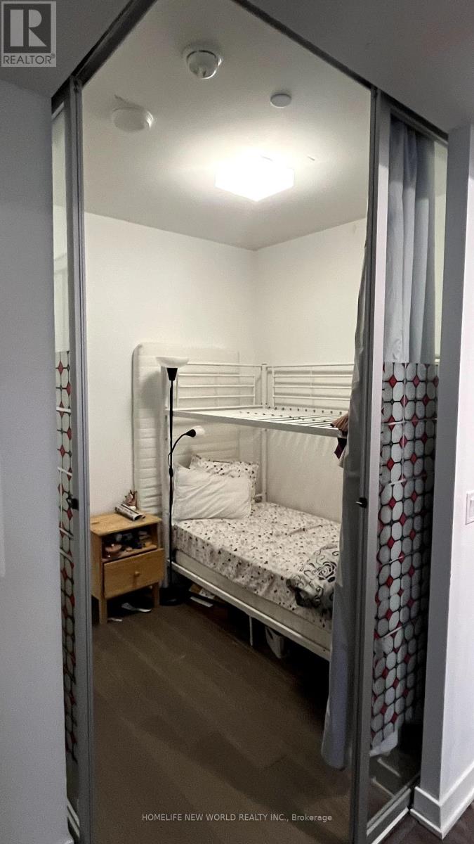 402 - 11 Wellesley Street W, Toronto, Ontario  M4Y 0G4 - Photo 11 - C12188721