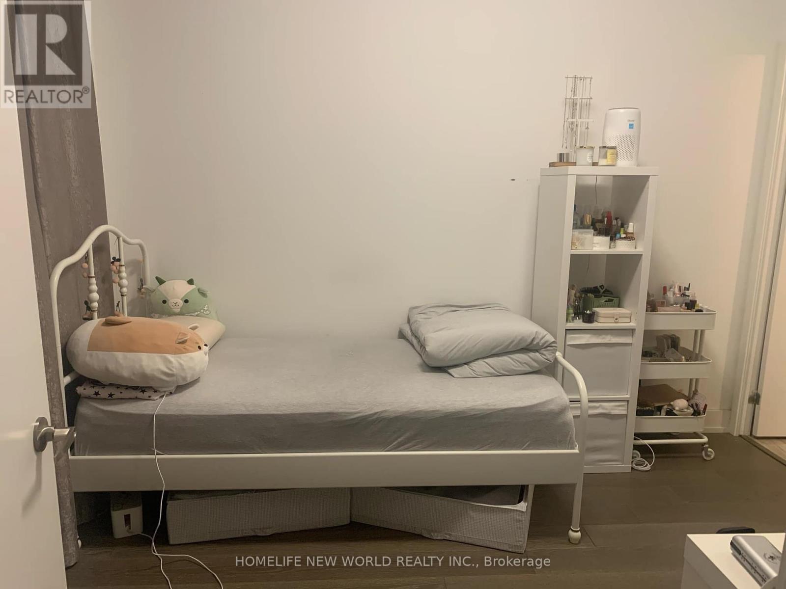 402 - 11 Wellesley Street W, Toronto, Ontario  M4Y 0G4 - Photo 6 - C12188721