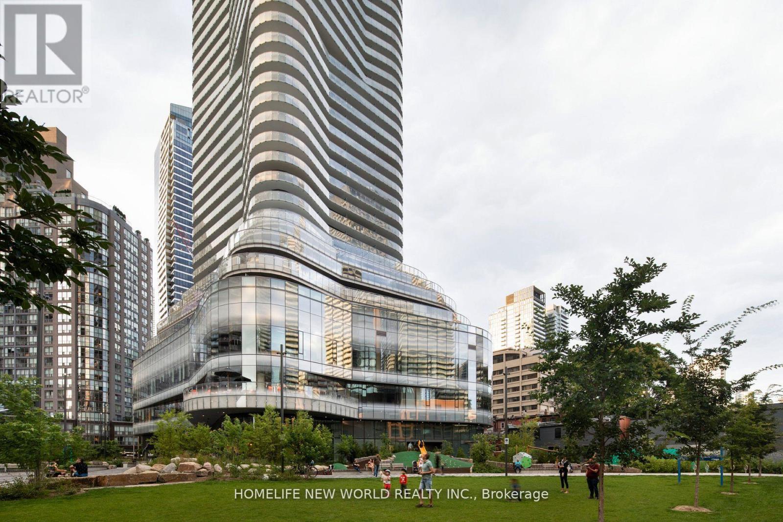 402 - 11 Wellesley Street W, Toronto, Ontario  M4Y 0G4 - Photo 2 - C12188721