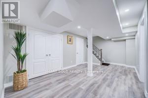 51 Houndsbrook Crescent, Markham, Ontario  L3P 7X9 - Photo 35 - N12205246