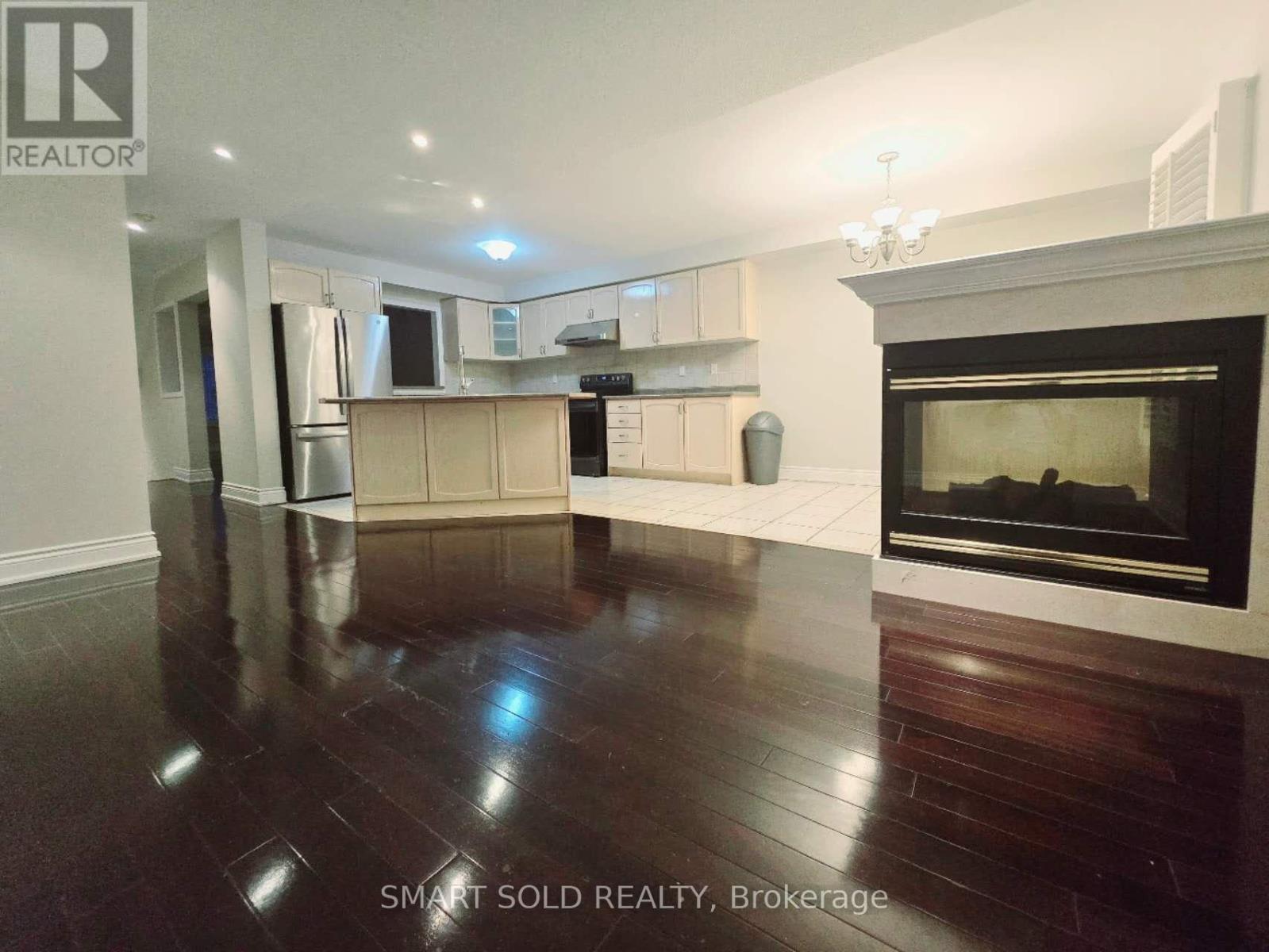 94 Coburg Crescent, Richmond Hill, Ontario  L4B 4E4 - Photo 6 - N12205011