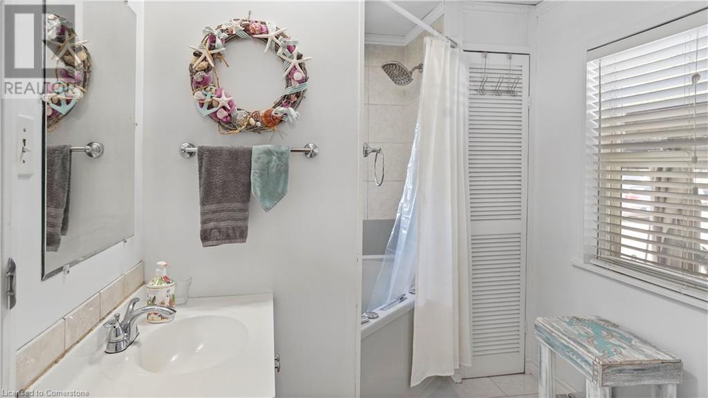1407 Kottmeier Road, Thorold, Ontario  L3B 5N5 - Photo 11 - 40723124