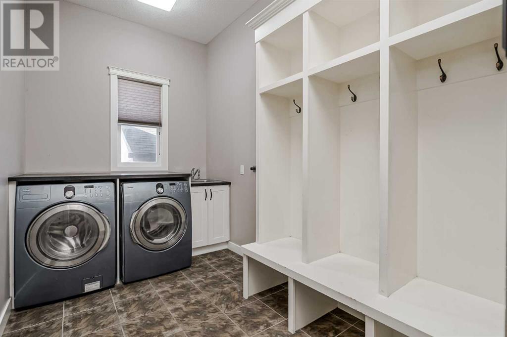 Property at 3 Hanson Way NE image 3