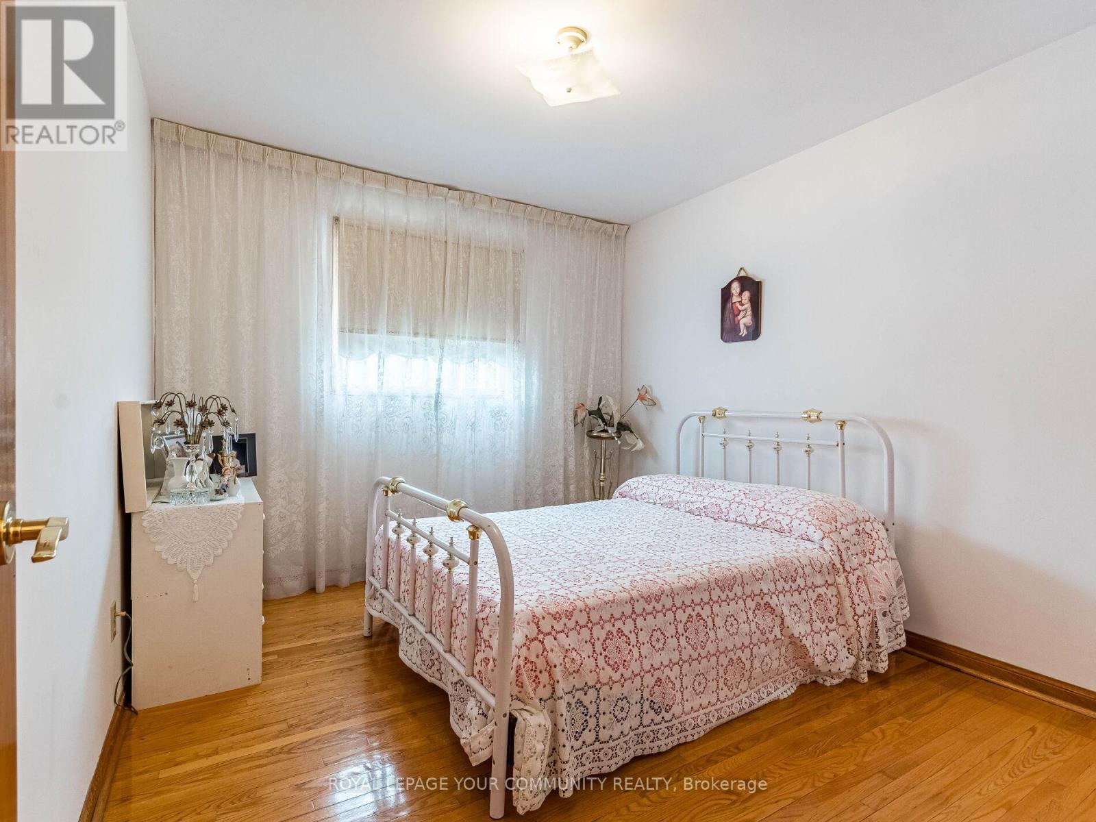 126 Spruce Avenue, Richmond Hill, Ontario  L4C 6W1 - Photo 11 - N11998637